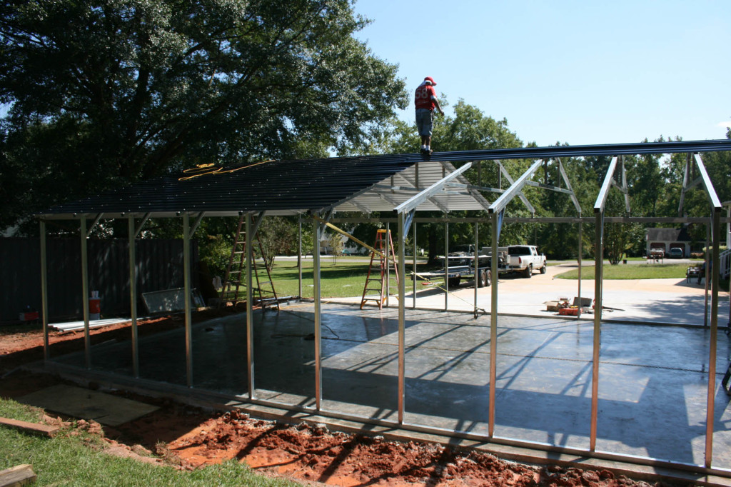 Residential garage construction with beams erected